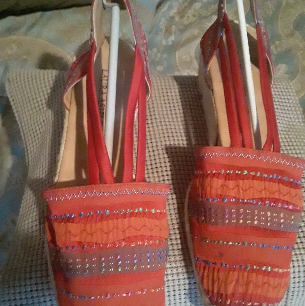 Laura Ashley esprasillies